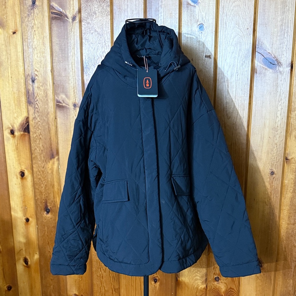 Black Quilted Bass Outdoor Women's High-Low Quilted Outdoor Puffer, Black Beauty - Picture 2 of 14